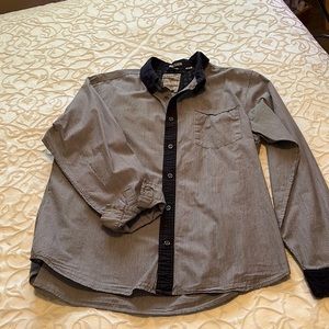 Mens Guess button down dress shirt, slim fit. Nice details. Great with jeans.